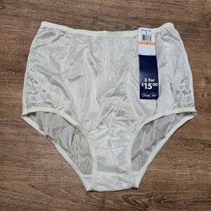 Vanity Fair Cream Lace Briefs